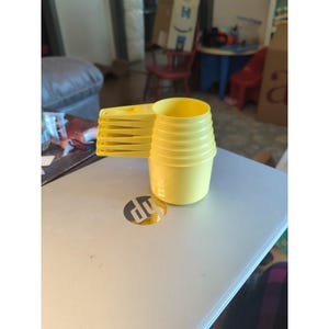 Vintage Tupperware Measuring Cups Complete Set of 6 Bright Yellow Nesting Lot