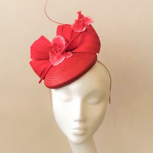 Roter Fascinator Hochzeit Kirchenhut Floral Rot Seide Abaca Pillbox Scarlet Ascot Hut Hut Hutß