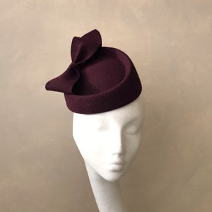 Burgundy Felt Pillbox Hat Maroon Wool Felt Percher Winter Wedding Ascot Races Mother of the Bride Wedding Guest Hat Cocktail Hat Wine Damson