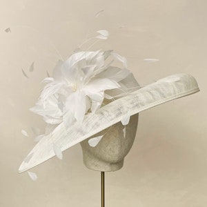 White Kentucky Derby Hat Ivory Wedding Hat Off White Feather Mother of the Bride Hat Cream Ivory Ascot Hat Occasion Hat Church Hat
