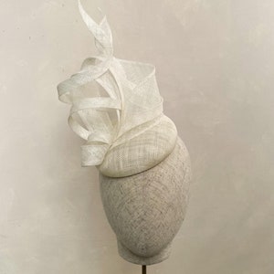 Ivory Wedding Fascinator Headpiece Ivory Bridal Hatinator Cream Races Hat Wedding Guest Beige Ascot Hat Breeders Cup Kentucky Derby