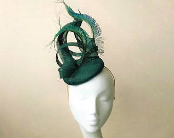 Smaragd Fascinator Pfauenfeder Fascinator Smaragdgrün Hochzeit Headpiece Kentucky Derby Hut Dunkelgrün Ascot Damentag Mutter der Braut