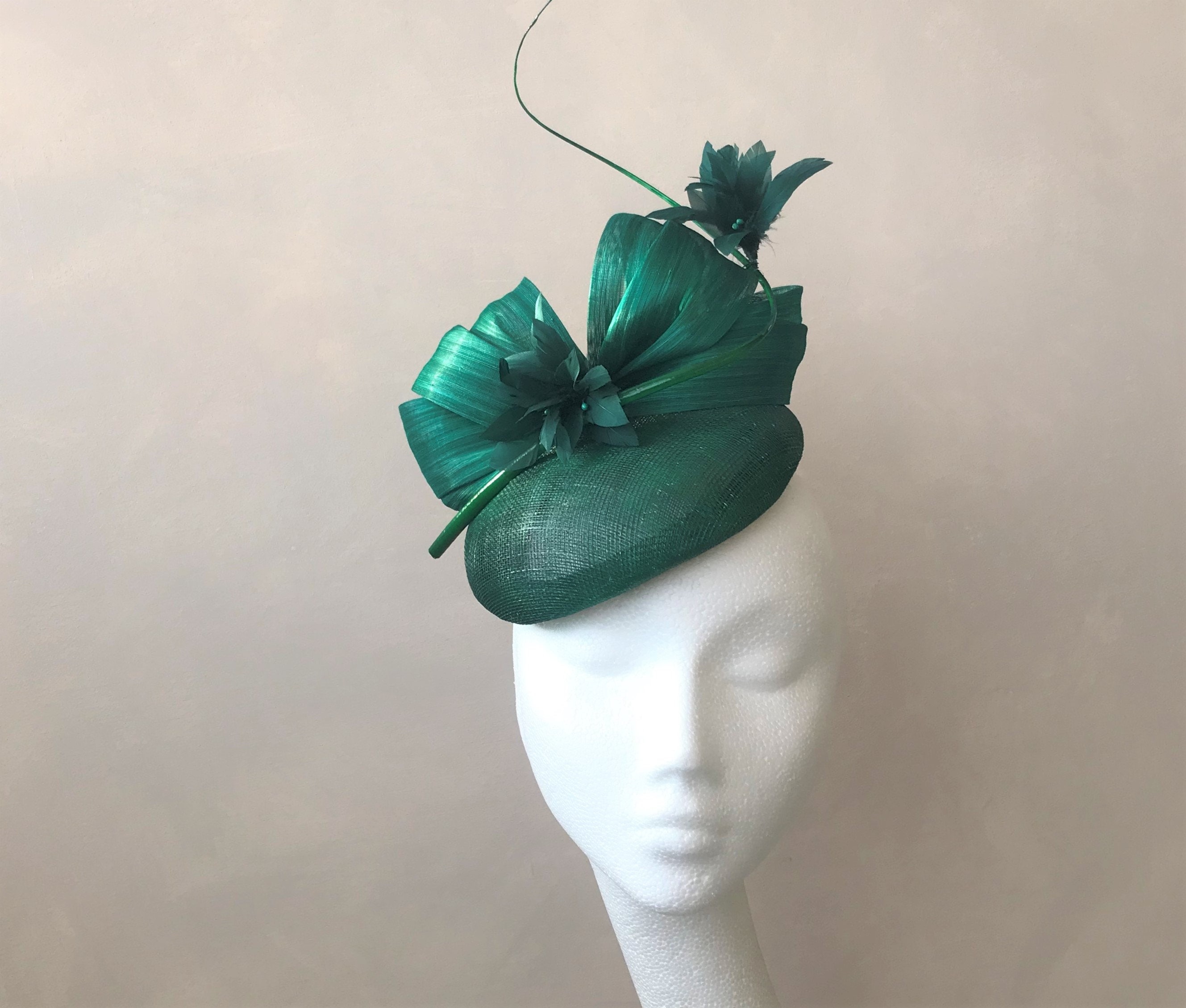 Elegant Green Fascinator Hat

ALL REASONABLE OFFERS ACCEPTED

GEL5 0326 FRCOLOR Charming Fascinator Hat for Women Elegant Headband  main image 3