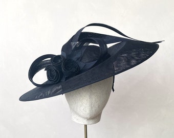 Sombrero de boda negro Madre de la novia Boda de invierno Hatinator Negro Gran sombrero de ascot Carreras Hatinator Kentucky Derby Hat
