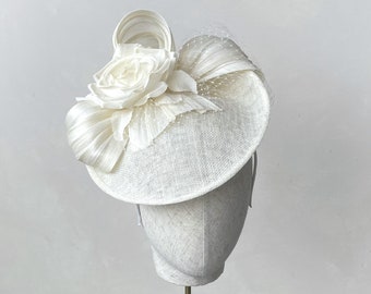 Elfenbein Fascinator Hochzeit Fascinator Floral Off-White Disc Abaca Pale Cream Ascot Hut Kopfschmuck