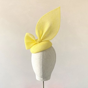 Yellow Fascinator Yellow Wedding Hat Bow Headpiece Wedding Races Large Bow Hatinator Ascot Hat Bow Primrose Cocktail Hat