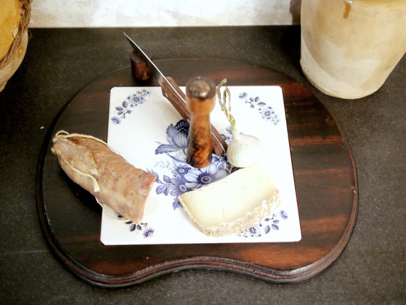 Vintage French Wooden Cheese Platter With Blue And White Tile Plateau De Fromage Bois Et Carrelage Bleu Et Blanc