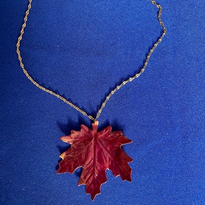Maple Leaves Color Changing Necklaces