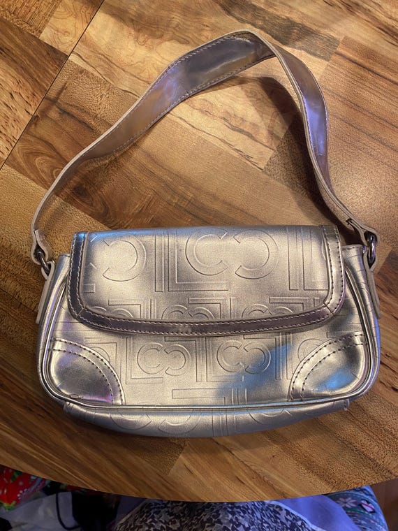 Faux Leather Liz Claiborne Silver purse . Vintage Handbag . Snap Clasp