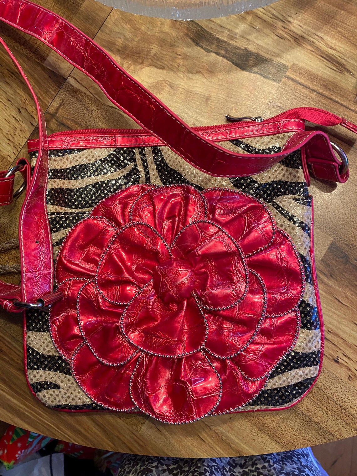 Vintage Designer Zebra Gold Glitter Vinyl Purse Hand Bag . Cross Body . Gift . Pink Flower, foto 2 di 5