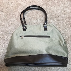 Cartera de vinilo Lincolnwood. Tonos tierra. Cartera. Doble asa. Monedero. Bolso de mano diario. Cierre a presión. Cartera de uso diario. Regalo para ella