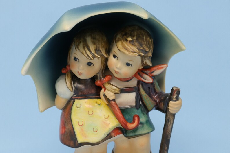Hummel figurine Stormy Weather 71 TMK5 6 adorable image 0