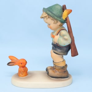 Excellent Vintage Hummel figurine Sensitive Hunter #6/0, 4.75 inch tall, TMK3, Hummel boy hunter with red rabbit, vintage Goebel figurine