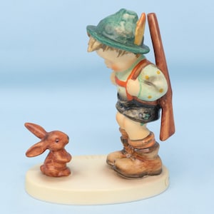 Excellent Vintage Hummel figurine Sensitive Hunter #6/0, 4 3/4 inch tall, TMK6, Hummel boy hunter with red rabbit, vintage Goebel figurine