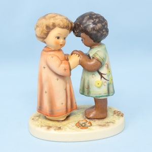 MINT 4.25 in Hummel figurine, Friends Together #662/0, TMK7, vintage Hummel boy and girl, porcelain figure, Goebel Hummel gift for a friend