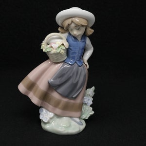 6.5&quot; Lladro Sweet Scent #5221, Lladro figurine, adorable porcelain girl figurine, Lladro girl with a basket of flowers