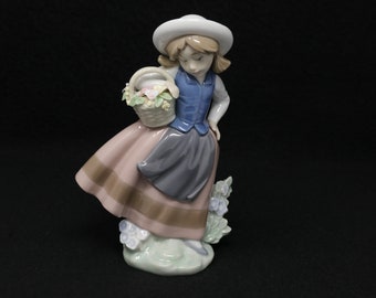 6.5" Lladro Sweet Scent #5221, Lladro figurine, adorable porcelain girl figurine, Lladro girl with a basket of flowers