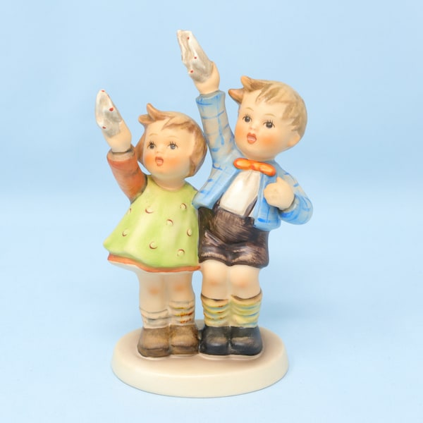 MINT 5.25 in Hummel figurine, Auf Wiedersehen #153/0, TMK3, boy and girl waving goodbye, vintage Goebel goodbye gift, farewell gift