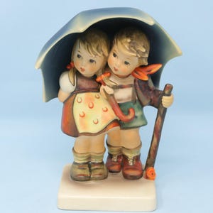 Excellent 6&quot; Hummel Stormy Weather figurine #71, TMK5, adorable kids, boy and girl with umbrella, 1970s Goebel figure, vintage Hummel gift