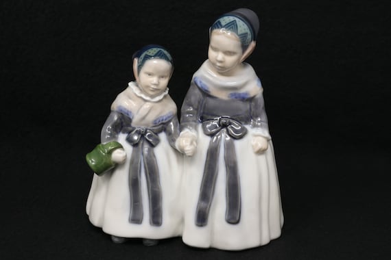 二人のアマガー島の少女　＃1316　No2　★ロイヤルコペンハーゲン　デンマーク Royal Copenhagen Figurine, VERY NICE 7 1/4