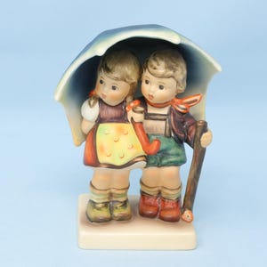 MINT 4.5 inch Hummel Stormy Weather figurine #71 2/0, TMK6, vintage Hummel figurine, boy and girl under umbrella, Goebel gift for her/ him
