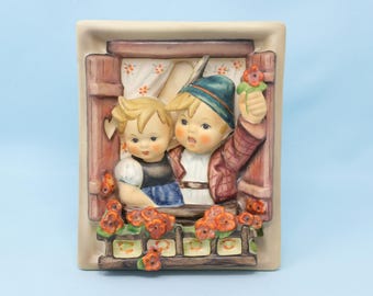 Hummel Vacation Time, colgante de pared de 4 7/8", n.° 125, TMK3, década de 1960, placa de pared vintage de Hummel, niño y niña Hummel, regalo adorable.