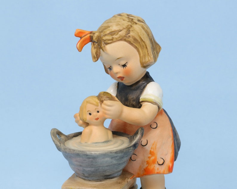 VERY NICE 5 Hummel Figurine 319 Doll Bath TMK5 |