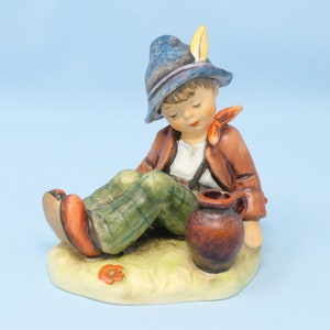 MINT Hummel figurine Coffee Break #409, 4" tall, TMK6, Special Edition No. 8, porcelain Goebel figure, Hummel 409, vintage Hummel gift