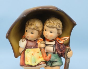 Goebel Hummel Stormy Weather Figurine 1992 4 3/4 Inches Tall