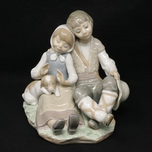AS IS see details 7&quot; long Lladro Friendeship figurine #1230, boy and girl with a dog, retired Lladro porcelain figure, vintage Lladro gift