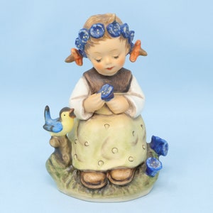  Hummel Figurine 479 I Brought You a Gift: Home Decor Products:  Home & Kitchen