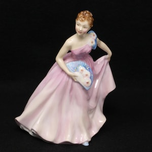 VERY NICE 5.5&quot; Royal Doulton Invitation figurine, HN 2170, girl in pink dress holding a fan, Royal Dalton lady, collectors gift