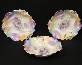 SET of 3 small floral snack bowls or fruit bowls, scalloped purple yellow multicolor bowls with gold trim, vintage or antique