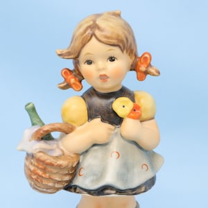 MINT 5 inch Hummel Little Visitor #563/0, Hummel figurine TMK7, vintage Goebel figure, porcelain girl figurine, Hummel 563, Hummel gift