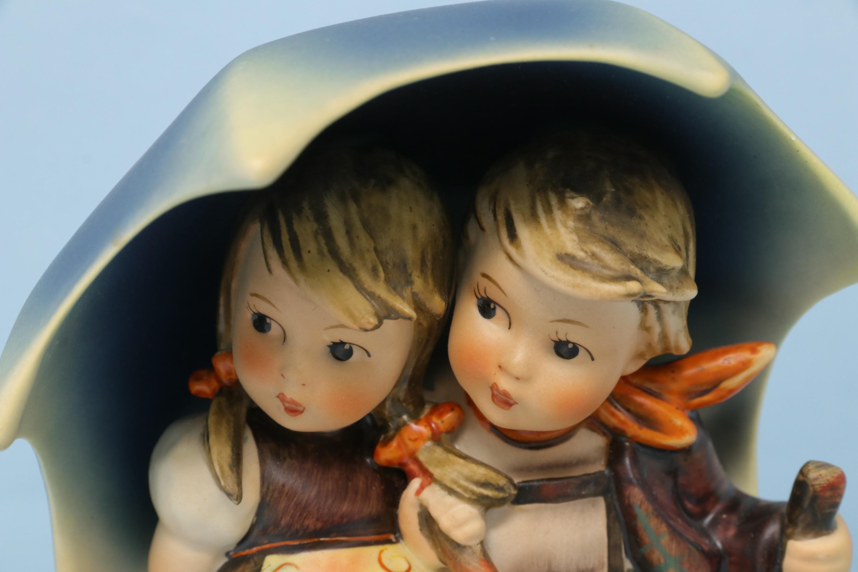 Excellent Vintage Hummel Stormy Weather Figurine #71, TMK3, 6