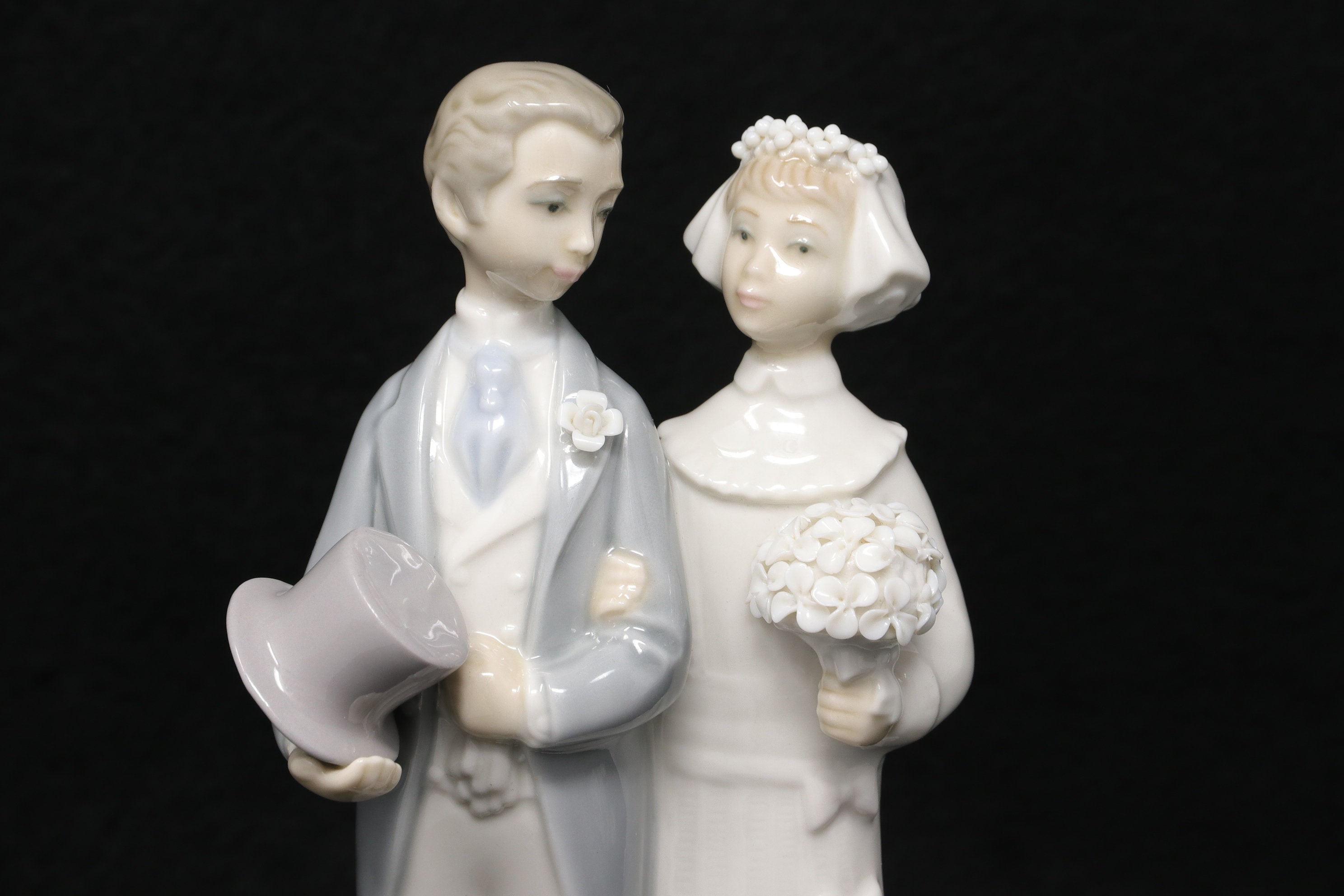 Lladro Groom and Bride #4808, AS IS (missing 3 Petals), Retired