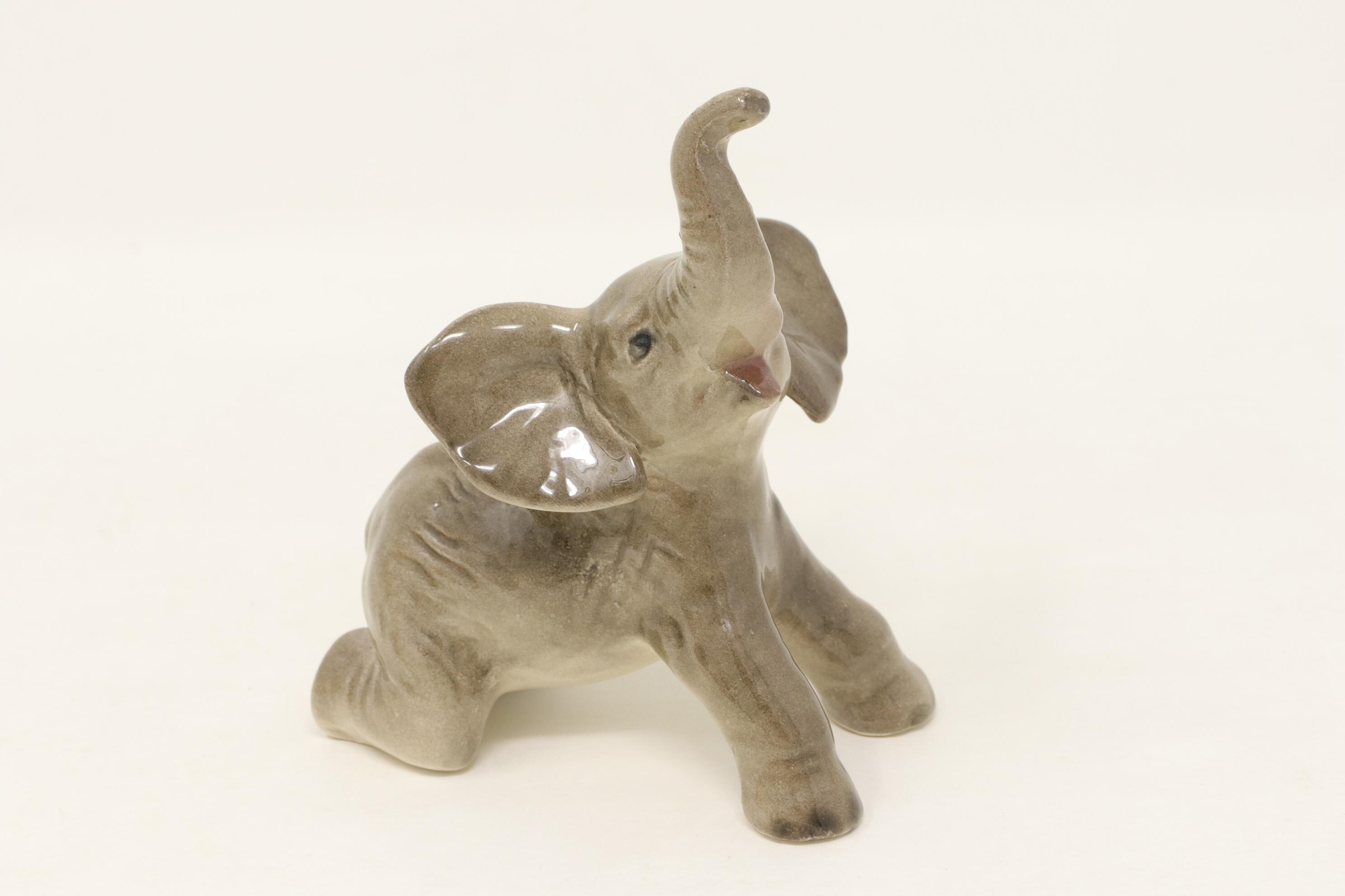 Goebel Elefantenfigur Kamili 11 Cm - Porzellan Mit Kristallsteinen