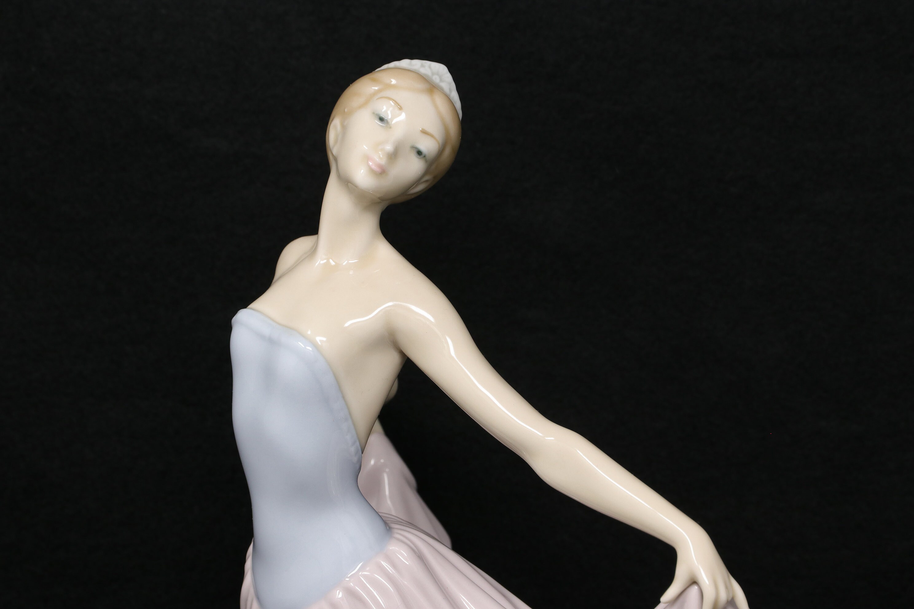  LLADRÓ My Dance Class Ballet Figurine. White