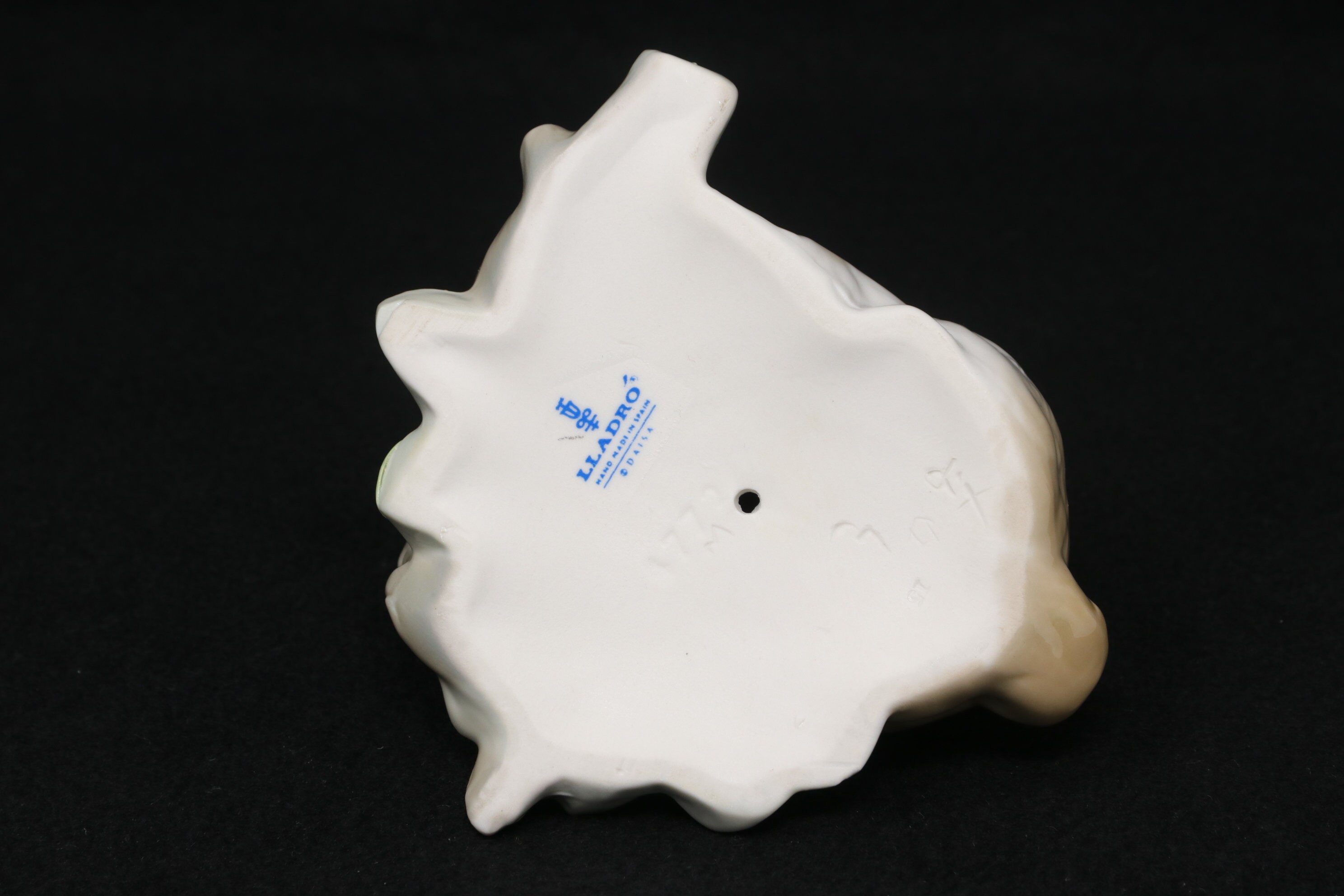 Lladro Figurine AS IS See Details Rabbit Eating #4772, Lladro 
