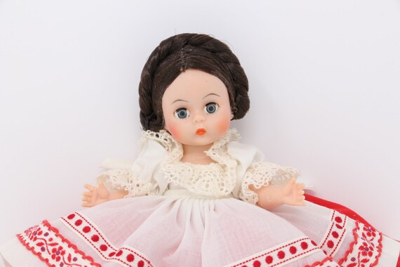 madame alexander international dolls 1970s