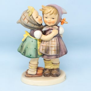 VERY NICE Hummel Telling Her Secret figurine #196/0, 5 1/4" tall, TMK4, Hummel girls talking, Goebel figurine, gift for a sister or friend