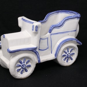 Vintage blue and white car planter/ holder, Stoneware Creations by David Lee, collectible ceramic indoor planter, in very good condition