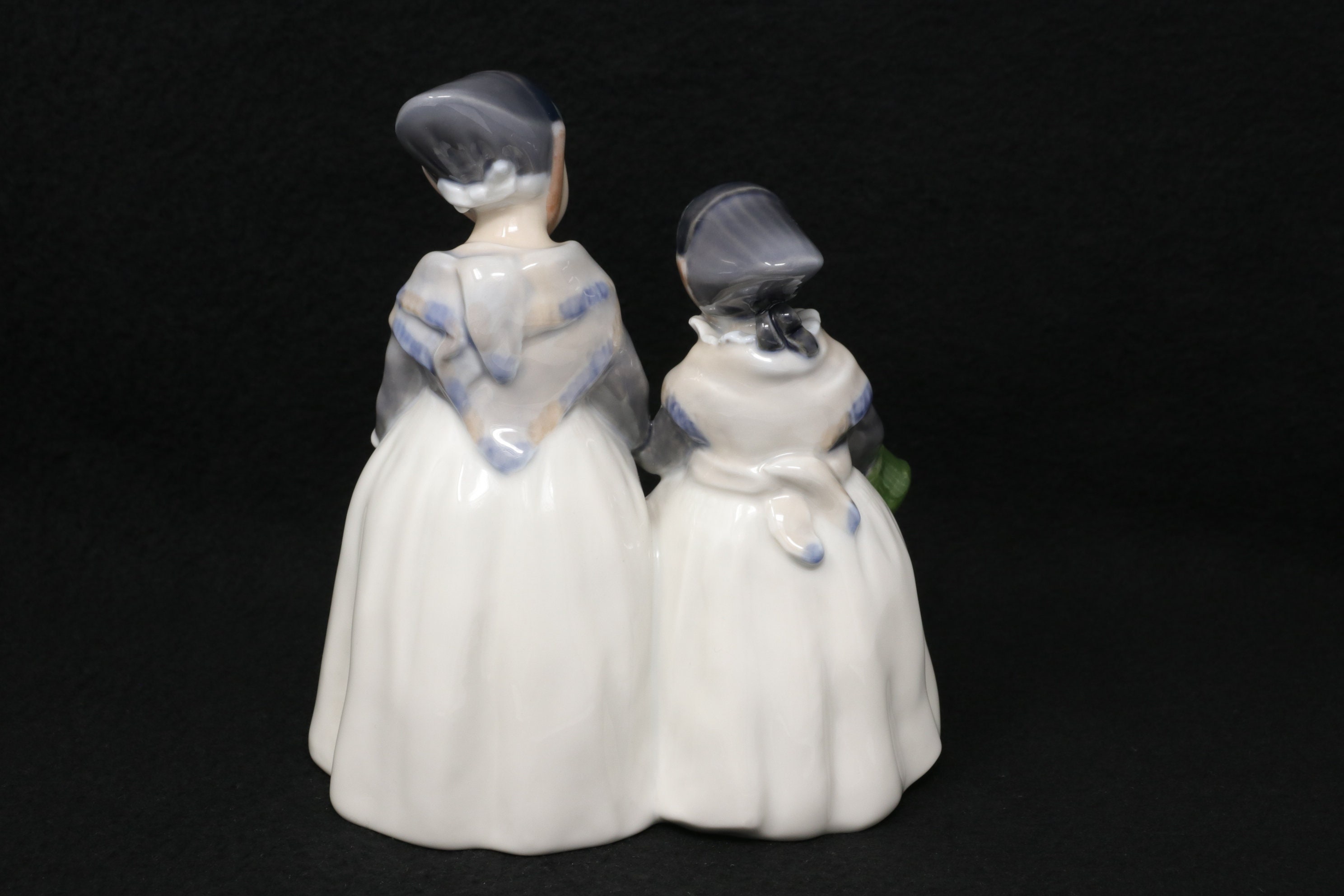 ロイヤル コペンハーゲンのフィギュア、非常に美しい 7 1/4 インチ