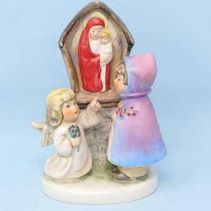Excellent Vintage 5 1/4&quot; Goebel Child and Angel Praying at Mary&#39;s Shrine figurine #44 055-13, Goebel figurine, Goebel gift