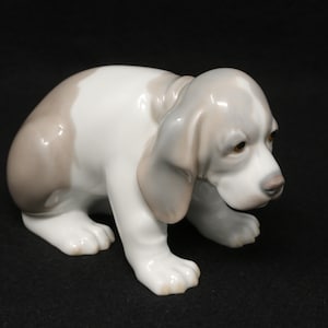 UNMARKED MINT Lladro Beagle Puppy #1071, 6&quot; Lladro dog figurine, collectable porcelain puppy, beagle figurine, dog lover gift