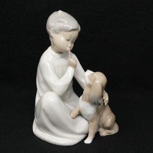 Lladro figurine VERY NICE Boy Shushing a Dog #4522, 7.5&quot; tall, Boy with a dog, Quiet Puppy, retired Lladro porcelain figurine