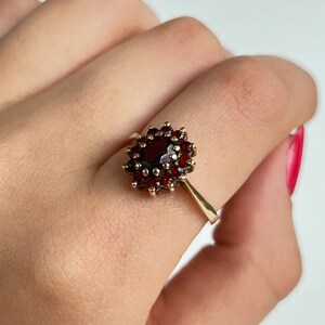 Vintage 9ct Yellow Gold Garnet Cluster Ring - Etsy