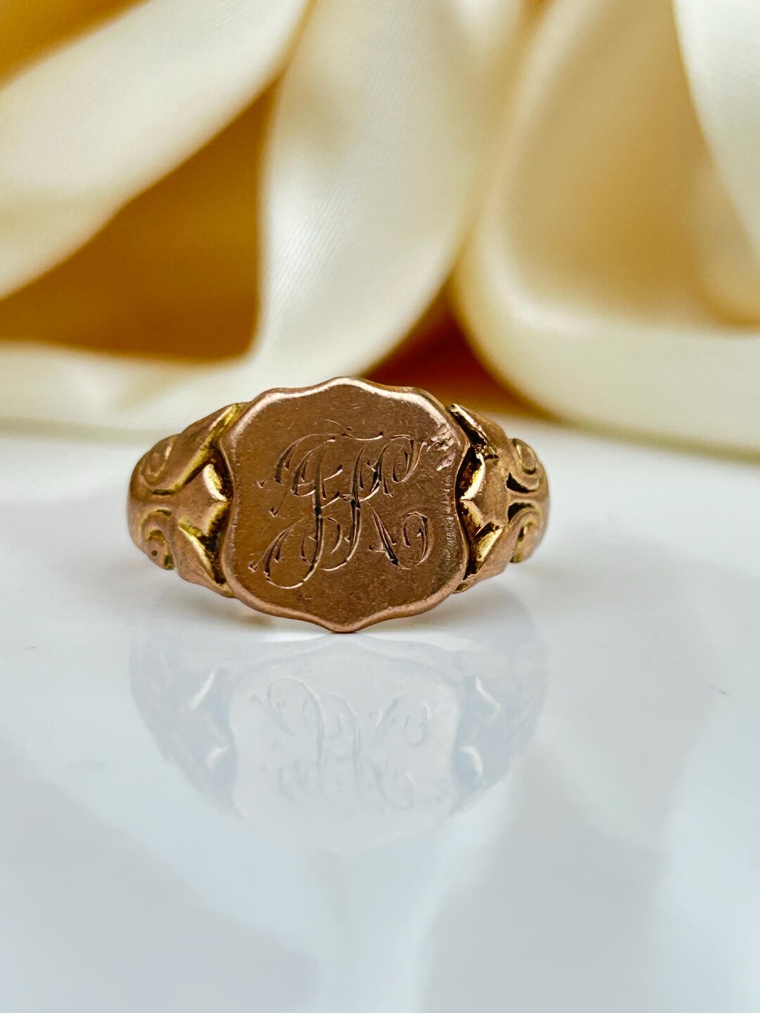 Vintage Chunky 9ct Gold Signet Ring - Etsy