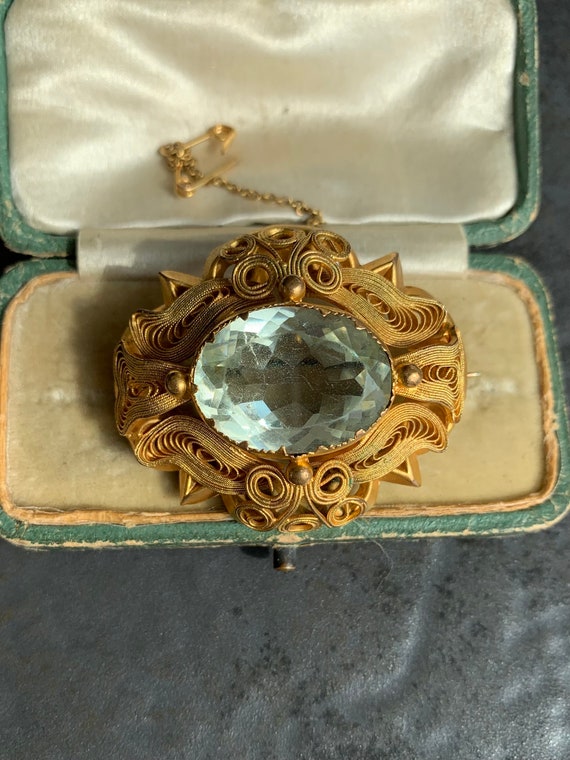 Fancy brooch deals