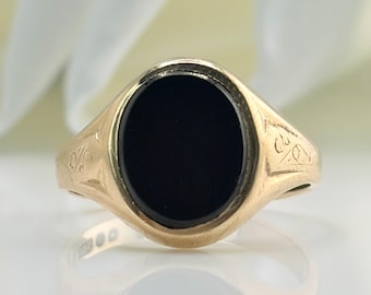 Vintage 9ct Yellow Gold Onyx Signet Ring